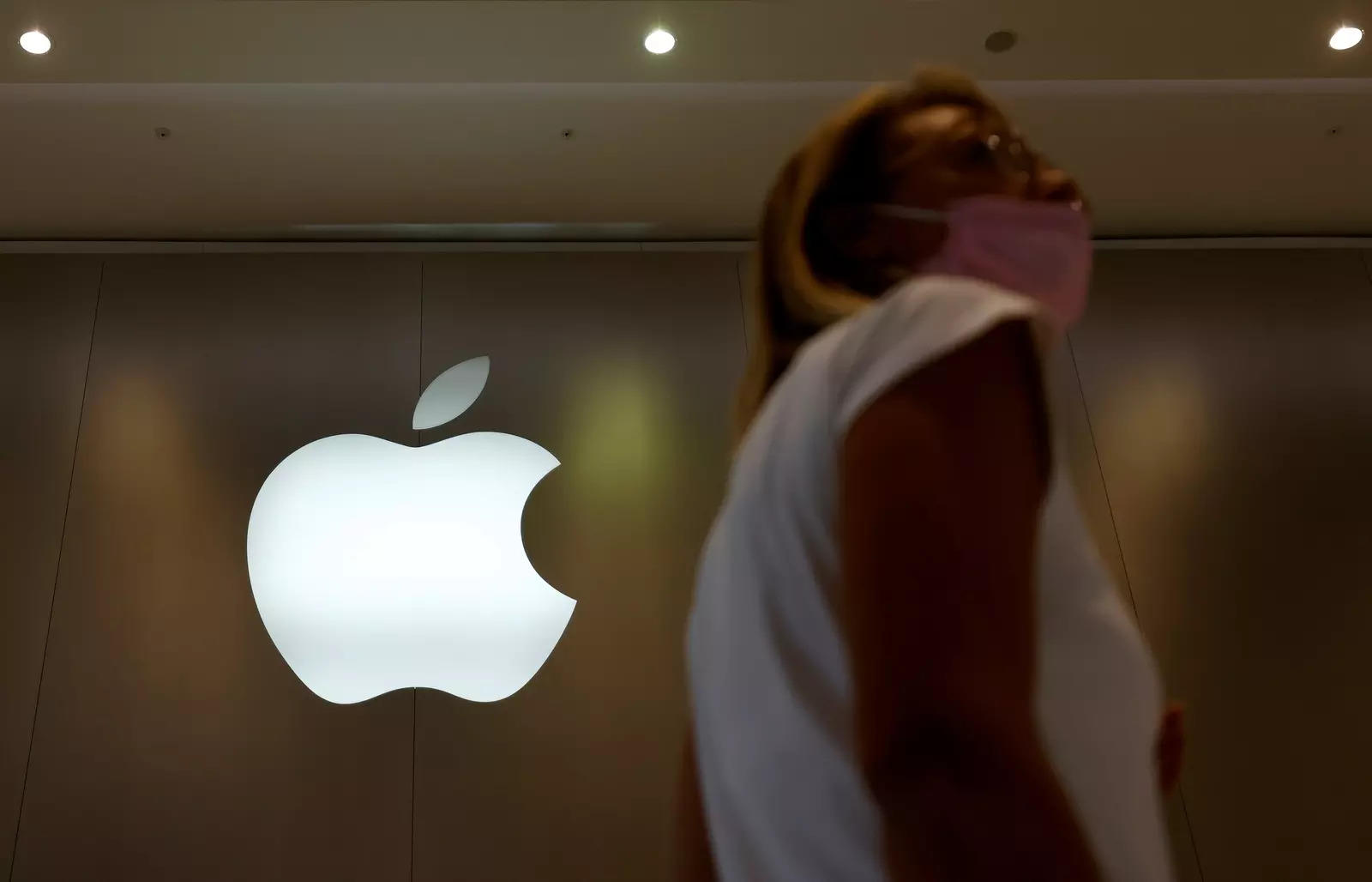 Australian Commonwealth Bank mocks Apple's 'competition' bid