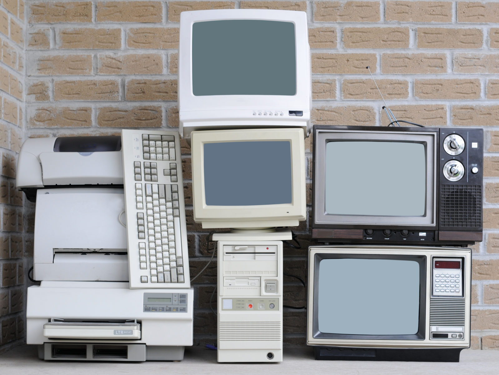 Old electronics / technological equipment
